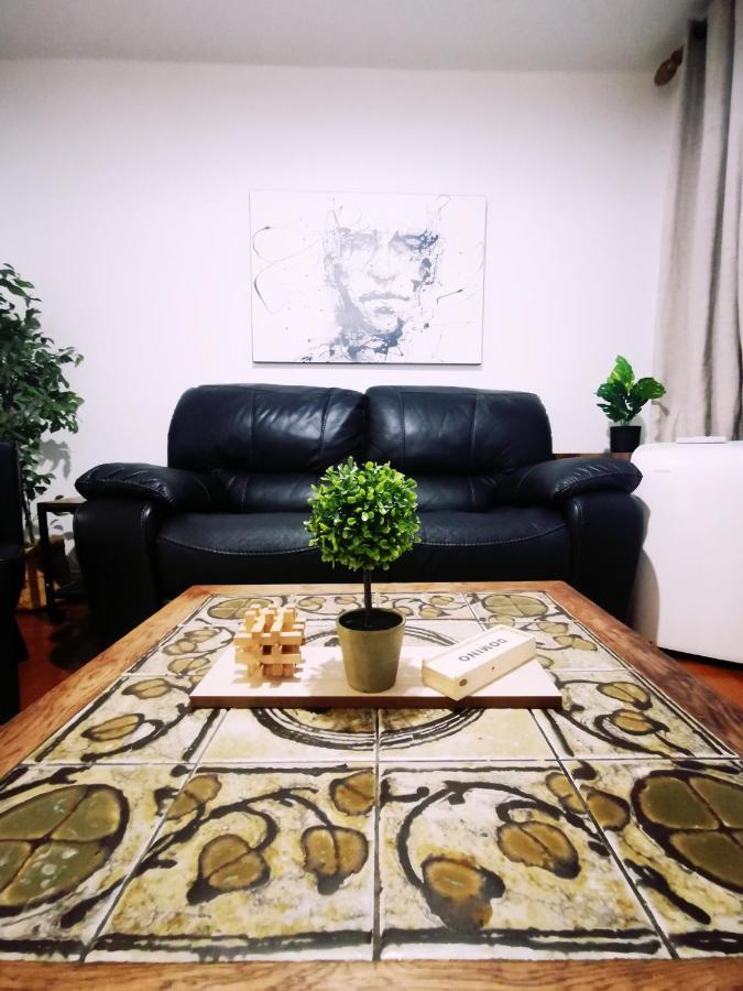 Plush 2 Bedroom Unit 5Min Downtown Off Wellington มอนทรีอัล ภายนอก รูปภาพ