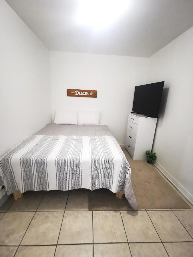 Plush 2 Bedroom Unit 5Min Downtown Off Wellington มอนทรีอัล ภายนอก รูปภาพ